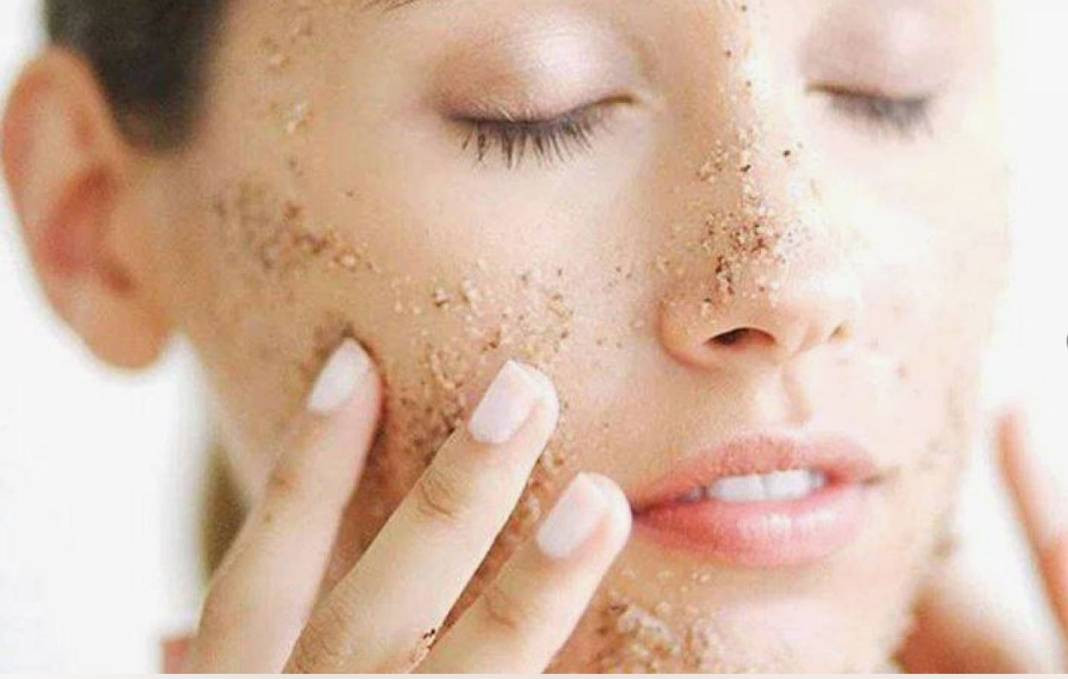 Ağda, ip ve cımbızı unutun! Bir kaşıkla tüyleri yok edin - Resim: 7